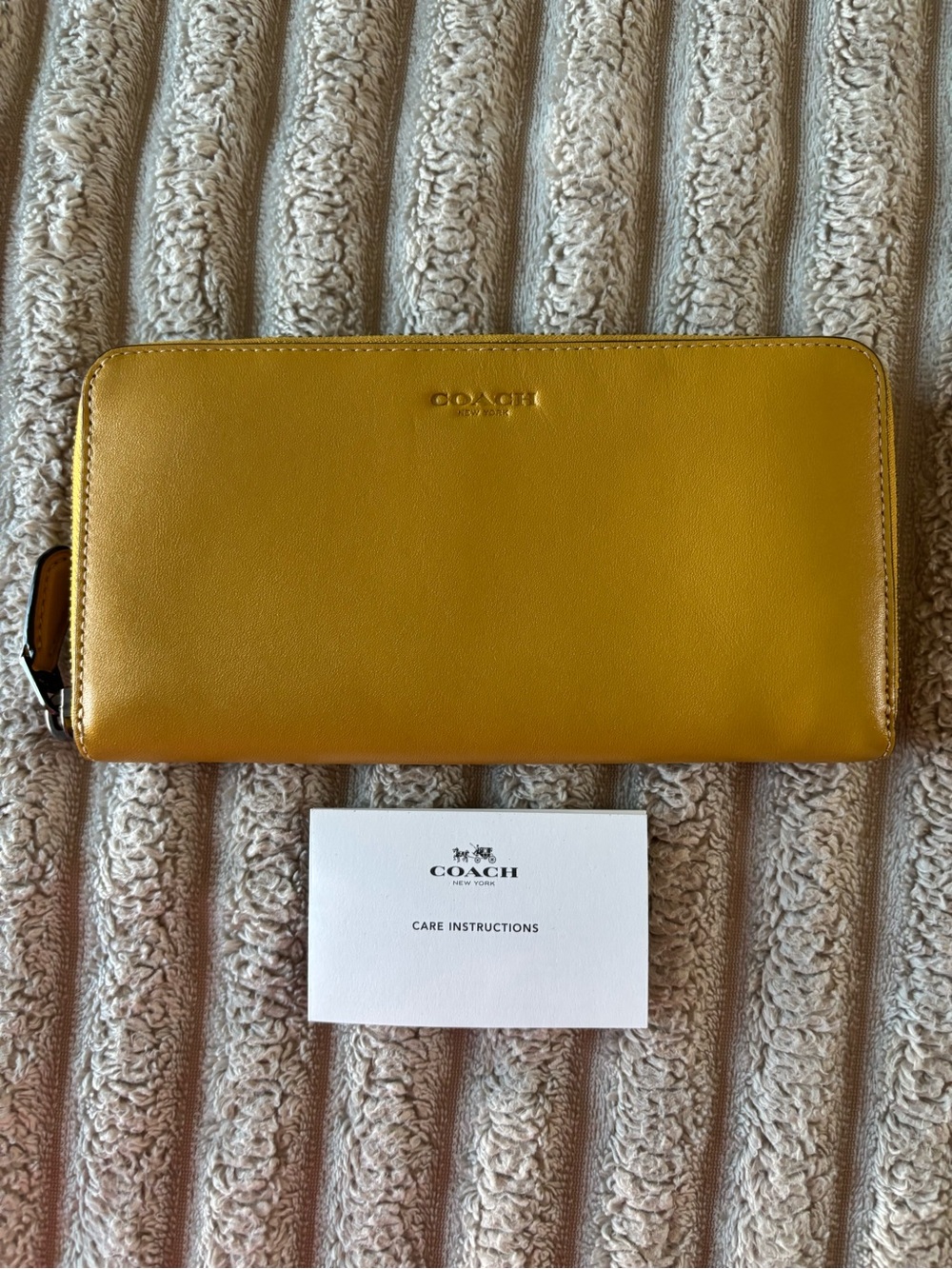 Rare Coach Premium Glovetanned Leather Accordion Zip Wallet Yellow (Style 54300)